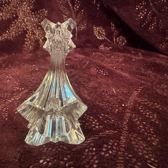 Pair of Mikasa clear crystal candle holders. Add a sparkle to any room. - Picture 9 of 10